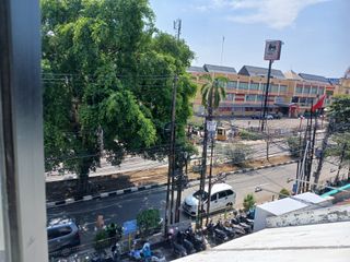 Ruko 3 Lantai Strategis, Panjang, Jarang ada, Siap pakai di Cinere Raya
