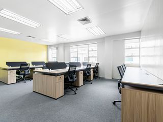 Find a dedicated desk in Regus Savya Financial Center