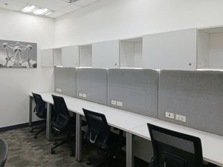 Book a reserved coworking spot or hot desk in Regus Park Centrale