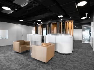Access professional coworking space across Regus 8 Rockwell