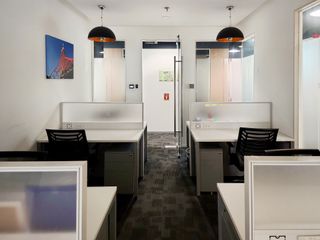 Find a dedicated desk in Regus Clark Center 07