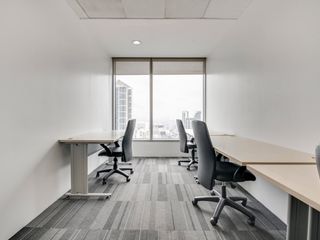 Flexible office memberships in Regus PBCom Tower