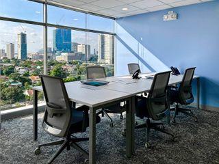 Private office space for 5 employees in Regus Triumph Square