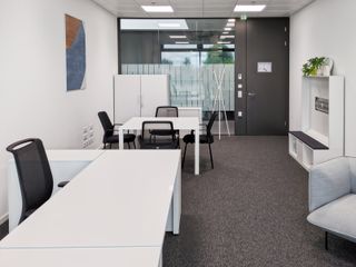 All-inclusive access to professional office space for 15 employees in Regus Times Plaza