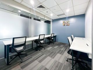 Private office space for 5 employees in Regus PBCom Tower