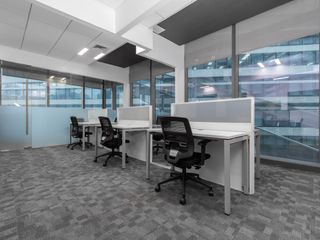 Work more productively in a shared office space in Regus Gateway Tower