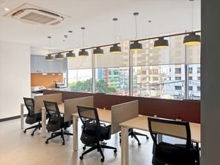 All-inclusive access to coworking space in Regus Victoria de Makati