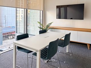 Private office space for 4 employees in Regus Victoria de Makati