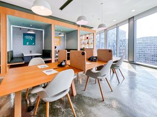 Book a reserved coworking spot in Spaces World Plaza