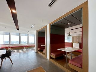 Book a reserved coworking spot or hot desk in Regus GT Tower Makati