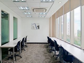 All-inclusive access to professional office space for 5 employees in Regus Park Centrale