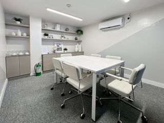Private office space tailored to your business’ unique needs in HQ Triumph Building