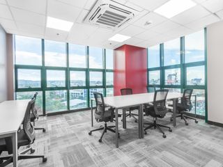 Find office space in Regus Felcris Centrale for 5 employees with everything taken care of