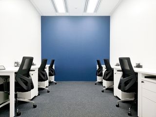 Move into ready-to-use office space for 15 employees in HQ Topaz Tower Centre