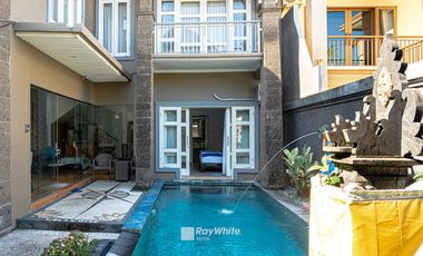 Dijual Villa Modern 3 Kamar Tidur di Seminyak