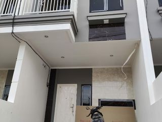 Rumah Baru Dijual Murah 3 Lantai Lokasi Strategis Gunung Sahari
