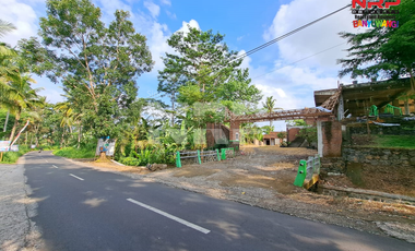 Dijual Tanah Bonus Bangunan Resto di Tepi Jl. Kemiren Banyuwangi