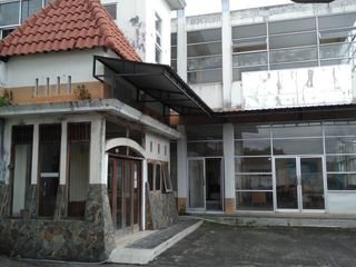 DIJUAL PABRIK GARMENT/ KONVEKSI + PERALATAN, HARGA HITUNG TANAH SAJA