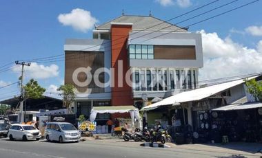 GEDUNG KOMERSIL 4 LANTAI DI MAHENDRADATTA PADANGSAMBIAN DENPASAR, BALI