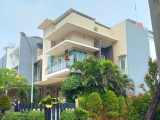 Rumah di Gading Residence Kelapa Gading Bagus 3 Lantai Bebas Banjir
