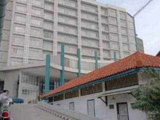 Di jual hotel dengan harga jatuh dari 144m menjadi 93m