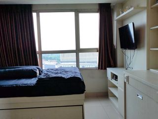 Apartemen 1 BR Furnised Di Spring Lake Sumarecon Bekasi Tower FREESIA