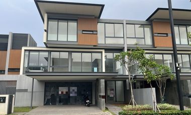 Dijual Rumah Mewah 3 lantai di Lyndon, Nava Park, BSD City, Tangerang
