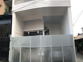 Rumah SHM 2 Lt Siap KPR 10 Mnt ke Gerbang Tol Ciledug 4 J-30721