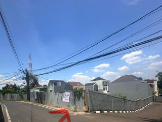 Dijual Tanah pinggir jalan strategis masuk 2 mobil, dekat taman