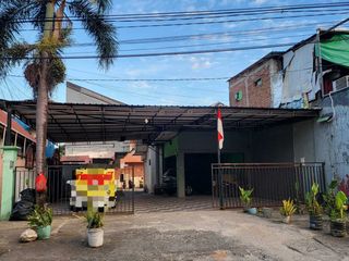 RUMAH TINGGAL + 2 BANGUNAN KOS DI TODOPOLI