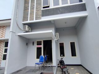 Rumah 2 Lantai modern di Tengah Kota Surabaya