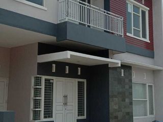 Rumah 2 Lantai Modern Siap Huni di Kota Jombang