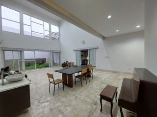 Rumah Sewa Terbesar Furnised Mewah Pinggir Jalan Bisa Untuk Usaha