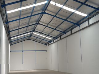 DISEWAKAN GUDANG TENGAH KOTA MARGOMULYO SURABAYA