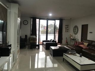 Rumah Lux 3 Lantai Murah Siap Huni di Cigadung Dago Kota Bandung