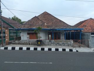 Rumah Tua Strategis Kota Kuningan