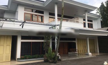 rumah lux siap huni lingkungan asri dan sejuk sayap jln ciumbuleuit, bandung utara