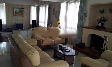 Dijual Rumah Lokasi Bagus Ada Kolam Renang Area Jl. Sukahaji Bandung