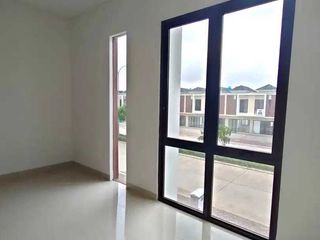 DIJUAL RUKO THE SAVOY 3 LANTAI UNFURNISHED