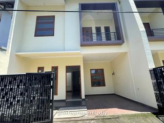 Rumah 2lantai belakang SMA Budi Mulia 2 Tajem,Dkt Std Maguwoharjo