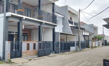 Di jual cepat aja rumah minimalis megah mewah kokoh permanen  2 lantai full  ciledug tangerang kota