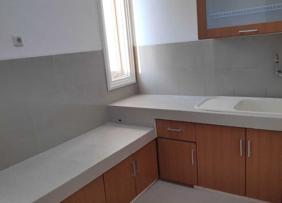 For sale / for rent 2.5-story house in Amarilis Candi Golf | Lamudi.co.id