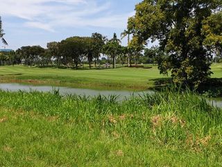 Super Murah! Jual Cepat, Tanah Siap Bangun View Spektakuler Danau n Golf di Kedaton Golf, Suvarna