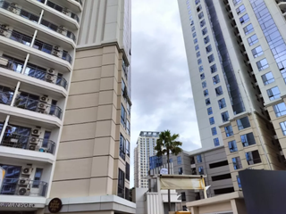 Apartment di Pusat Kota View Lap Golf dan Taman