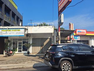 Ruko di samping indomaret depan sakura regency 1 jati asih