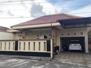 Dijual Rumah Cantik Plus Usaha Laundry Jalan Sukabangun 2 Palembang