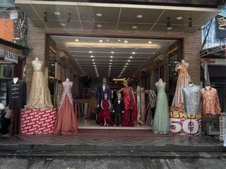 Disewakan toko mewah siap usaha dan untung