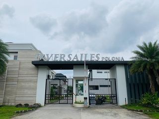 Kavling di Komplek Versailes ( Polonia )