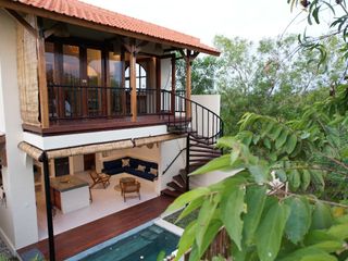 Disewakan Villa Menawan dengan View Hutan di Uluwatu