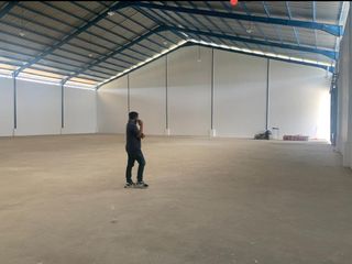 Gudang luas 1080 M2 somber